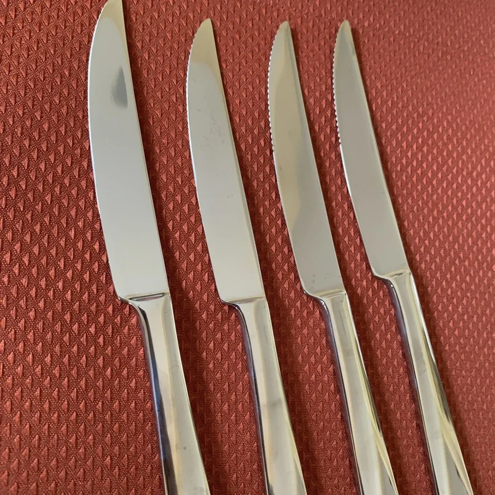 Oneida Satin ANDERSON‎ Stainless KNIVES Flatware Lot Of 4 New